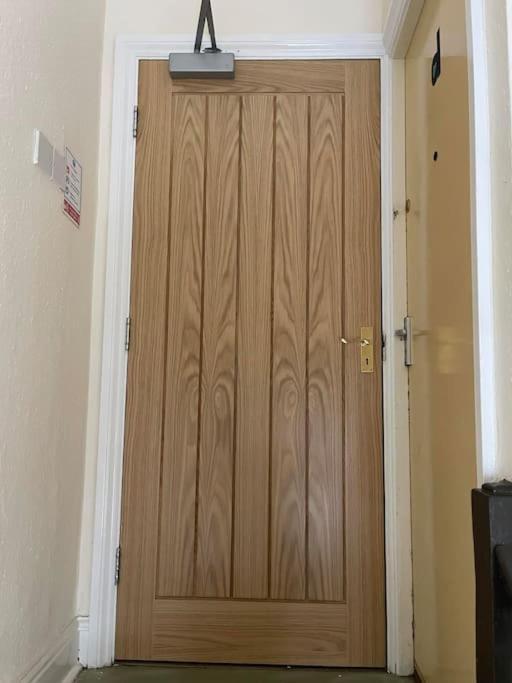 Abbey View Apartment *